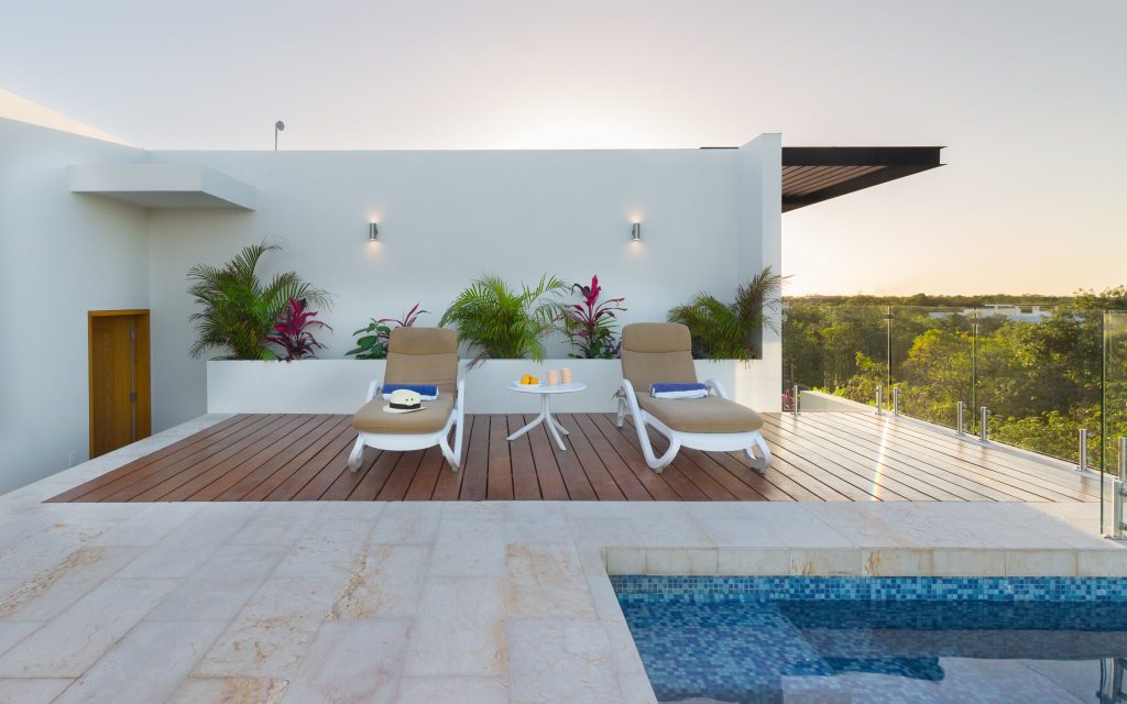 Rooftop sundeck and plunge pool