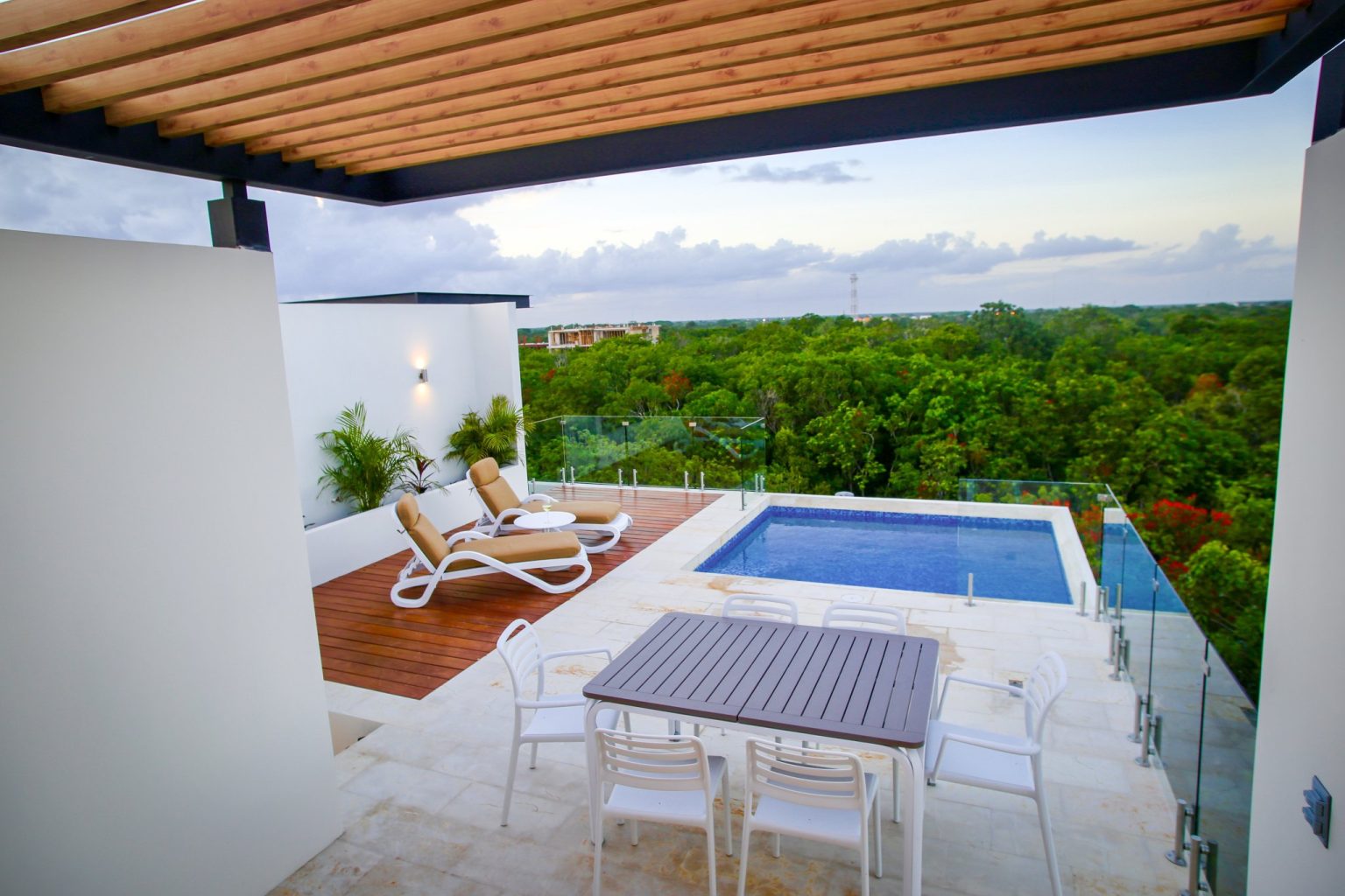 Private rooftop terrace, plunge pool and dining